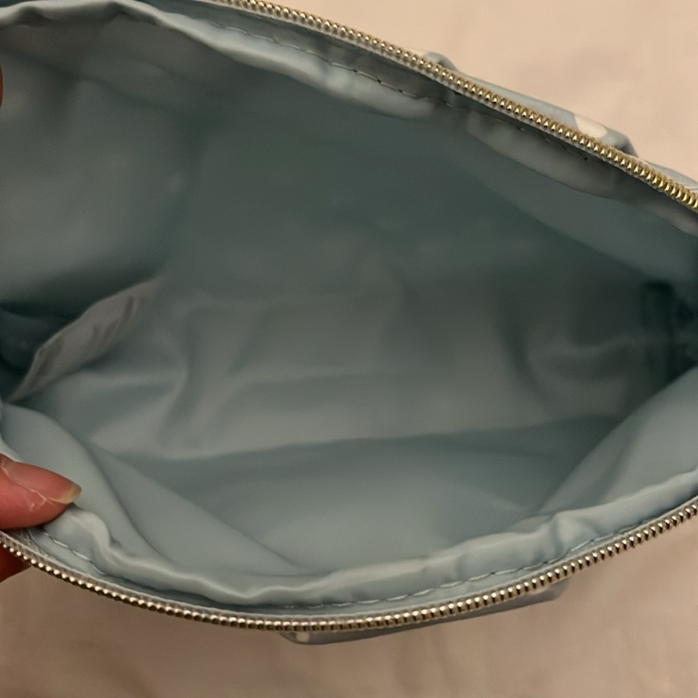 New Estée Lauder x Laduree Blue Polka Dot Cosmetic Bag - Picture 4 of 7